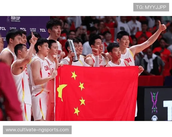 中国男篮逆转战胜菲律宾晋级亚洲杯决赛，全队表现亮眼迎接劲敌挑战